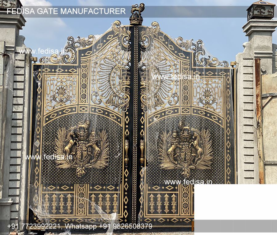 Iron Main Gate-0072