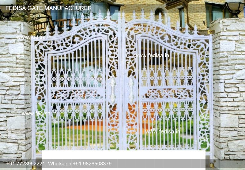 Iron Main Gate-0488