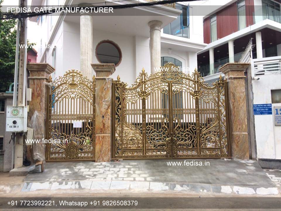 Iron Main Gate-0733