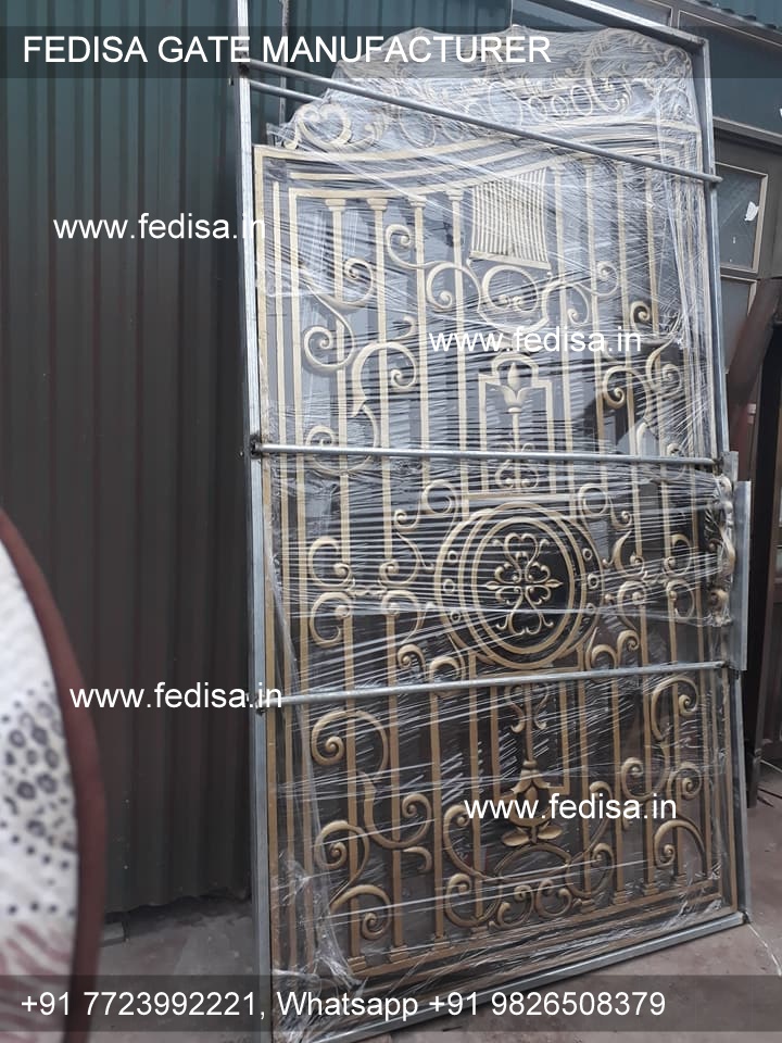 Iron Main Gate-0760