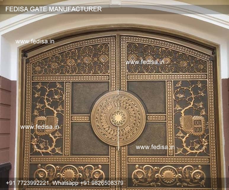 Iron Main Gate-0830