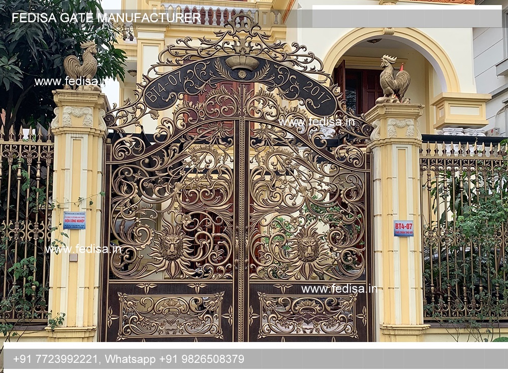 Iron Main Gate-1493