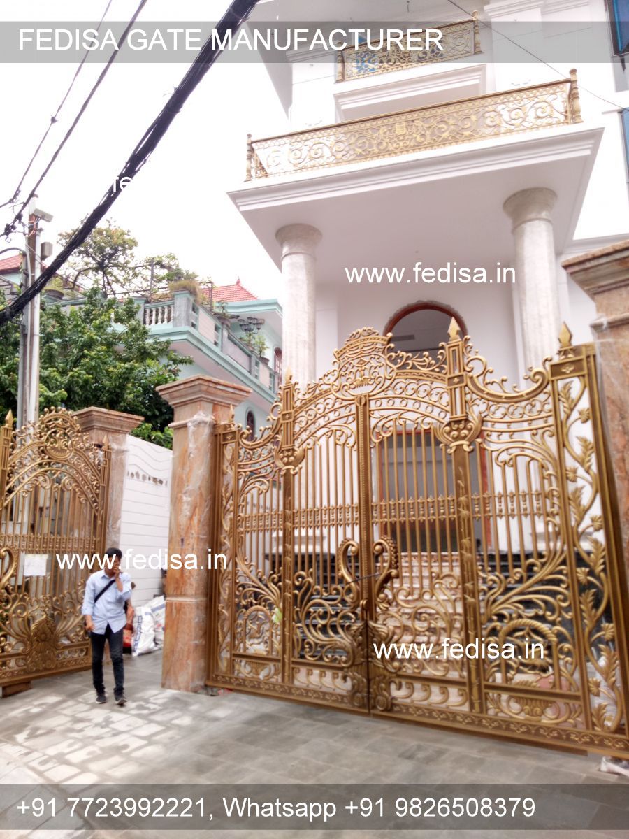 Iron Main Gate-3351